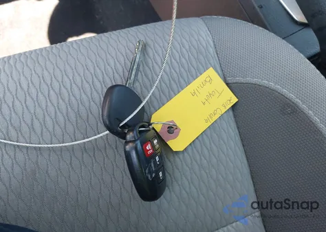 2018 Toyota Corolla Le из США, поврежденный, VIN 2T1BURHE9JC073778